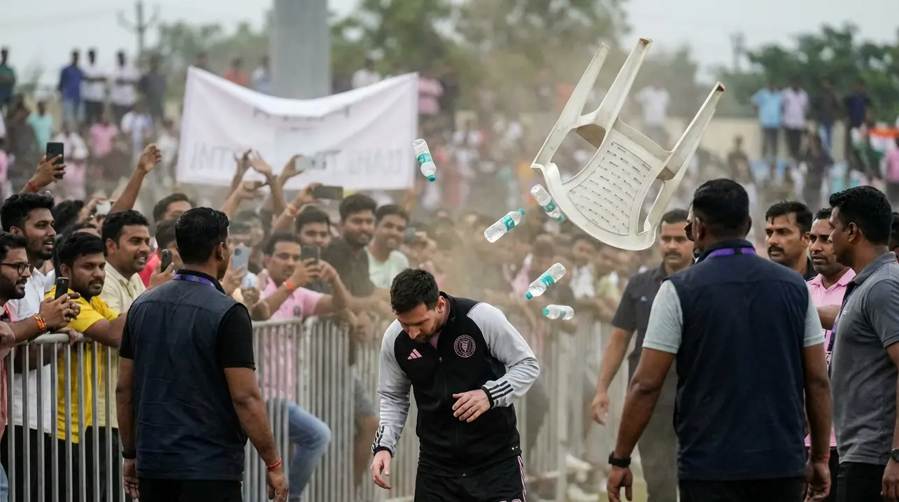 Messi Faces Chair and Bottle Throwing by Fans in India